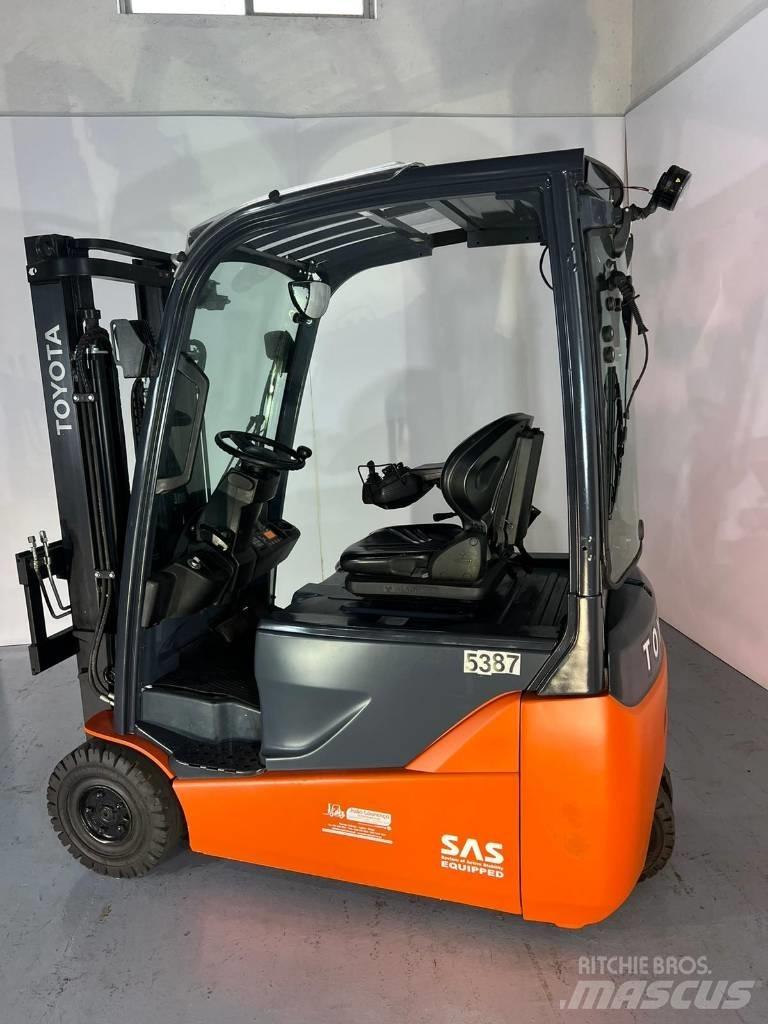 Toyota 8FBE16T Electric Forklifts