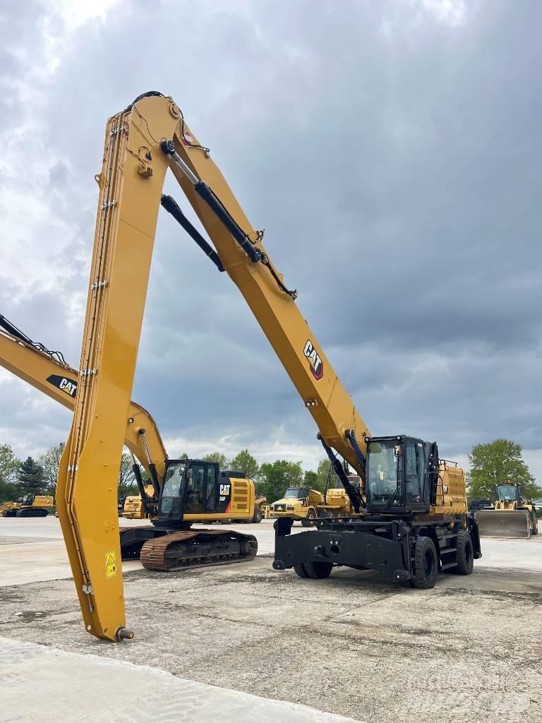 CAT MH3050 Waste / Industry Handlers