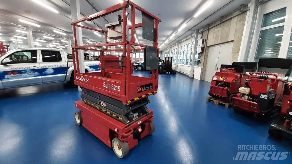 SkyJack SJIII 3219 Scissor Lifts