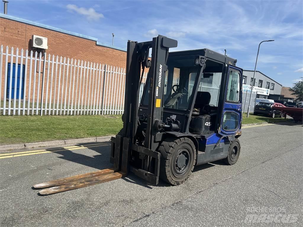 Doosan D45SC-5 Diesel Forklifts