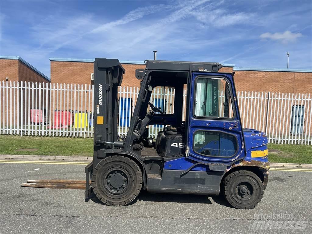 Doosan D45SC-5 Diesel Forklifts