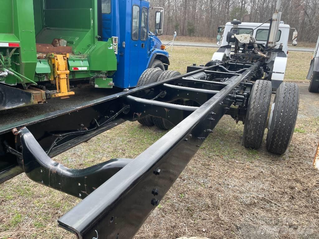 Autocar XPEDITOR Cab & Chassis Trucks