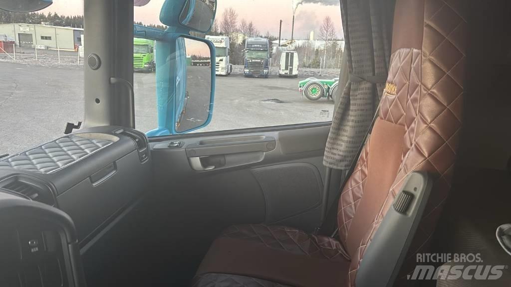 Scania R 490 Conventional Trucks / Tractor Trucks