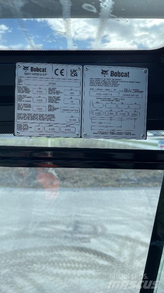 Bobcat B80NS Electric Forklifts