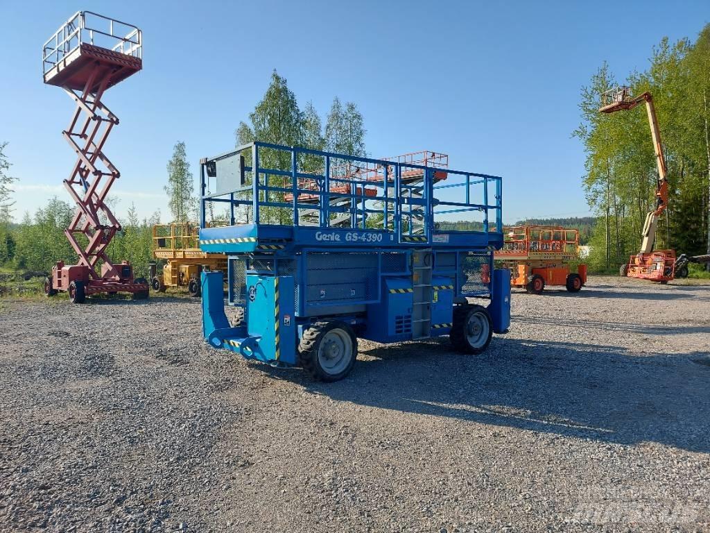 Genie GS 4390 Scissor Lifts