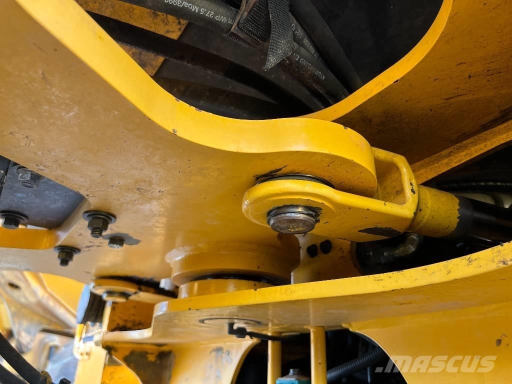 Volvo L90F Wheel Loaders
