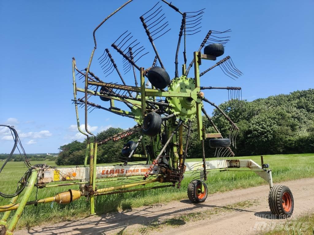 CLAAS 880 LIner Rakes and tedders