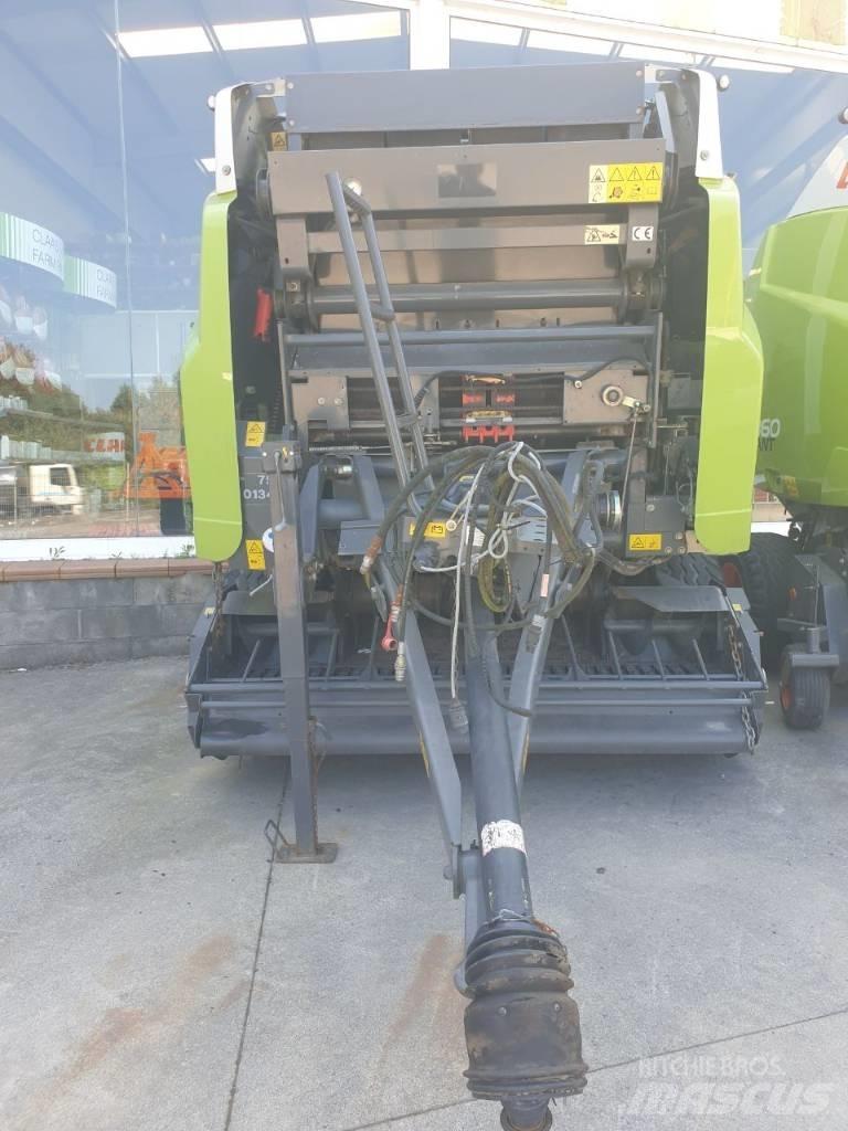 CLAAS Variant 360 Round Balers