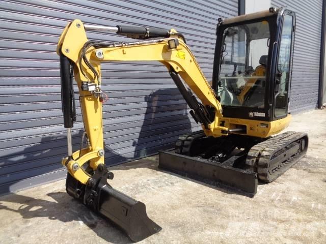 CAT 302.7 D Mini Excavators <7t (Mini Diggers)