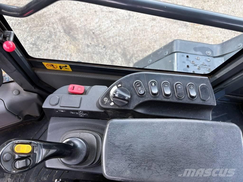 Komatsu WA320-8 Wheel Loaders