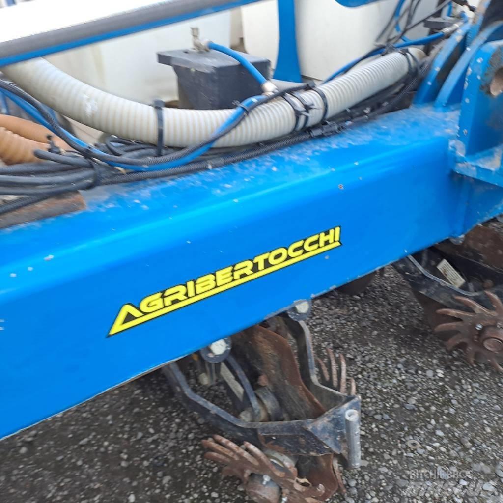 Kinze 3110 Precision Sowing Machines