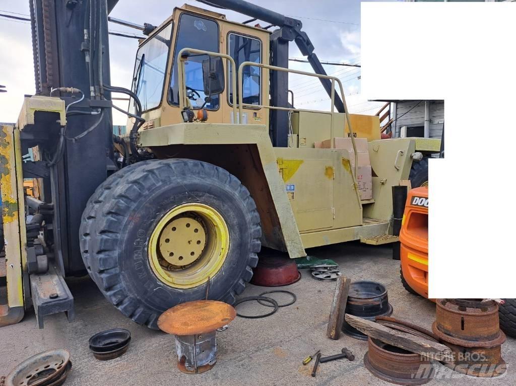 CAT V 550 Diesel trucks