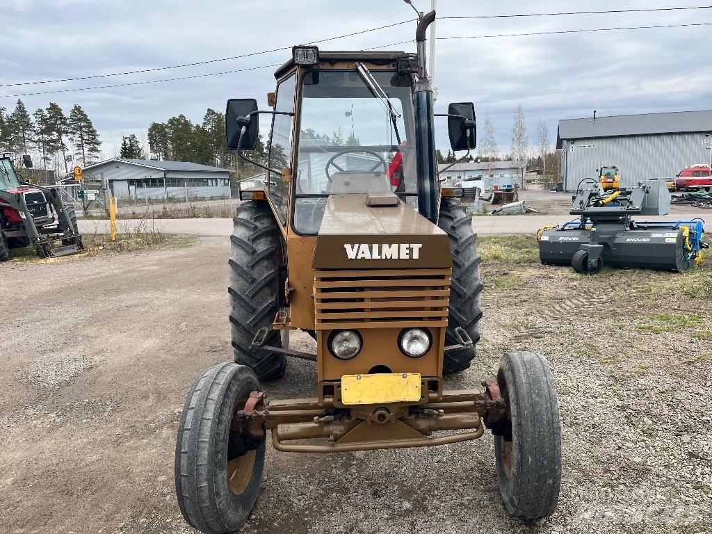Valmet 502 Tractors