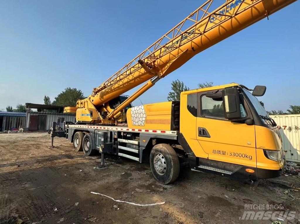 XCMG XCT 25 Mobile and all terrain cranes