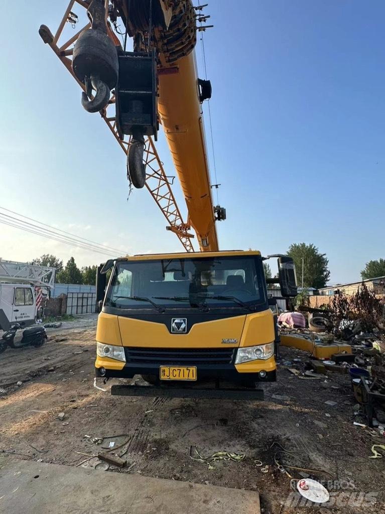 XCMG XCT 25 Mobile and all terrain cranes