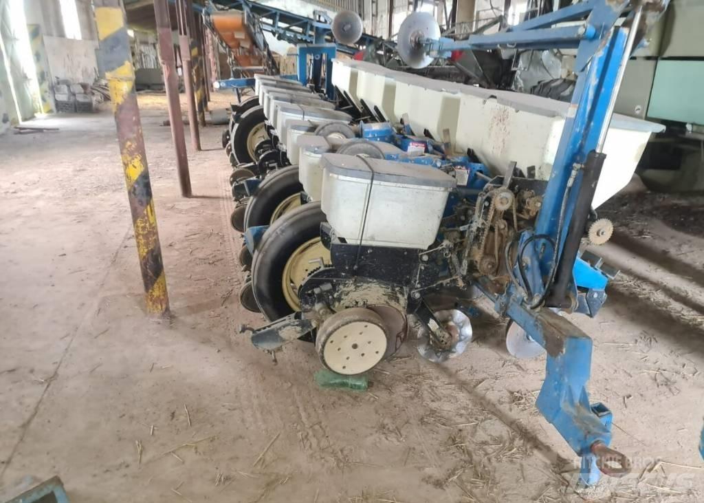 Kinze 3000 Planters