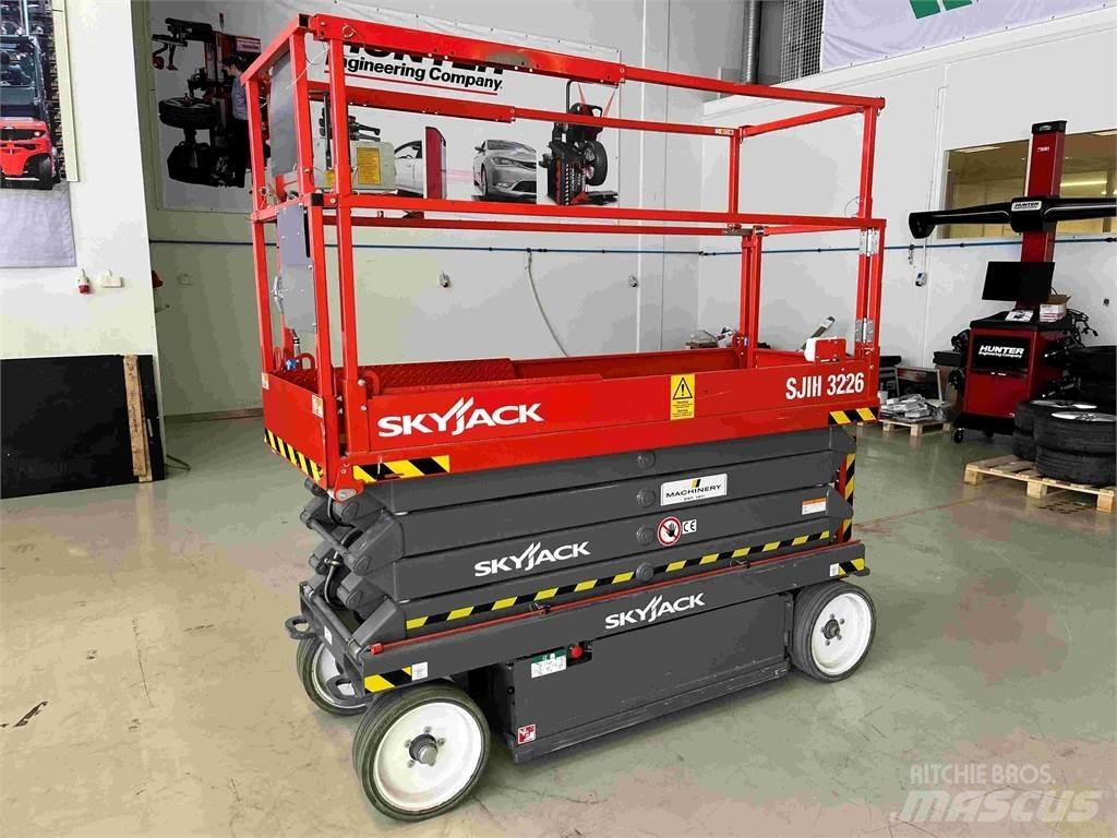 SkyJack SJ3226 Scissor Lifts