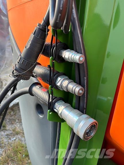 Amazone UF 1302 Self-propelled sprayers
