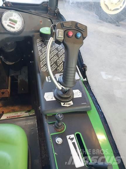 Avant 220 Skid Steer Loaders
