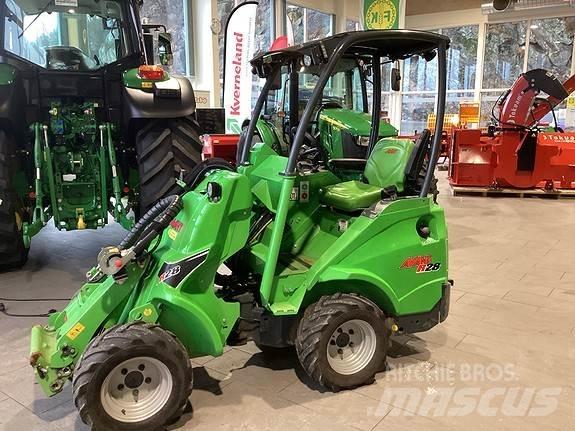 Avant R28 Skid Steer Loaders