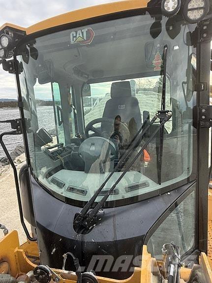 CAT 930M Wheel Loaders