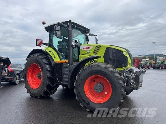 CLAAS Axion 870 Tractors