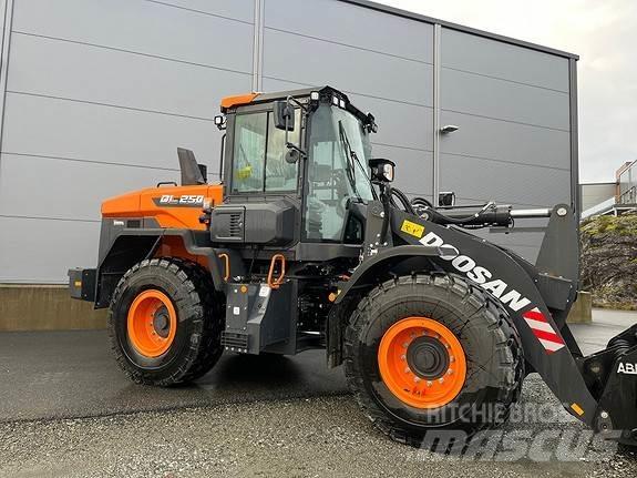 Doosan DL250-7 Wheel Loaders