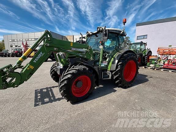 Fendt 211 Tractors