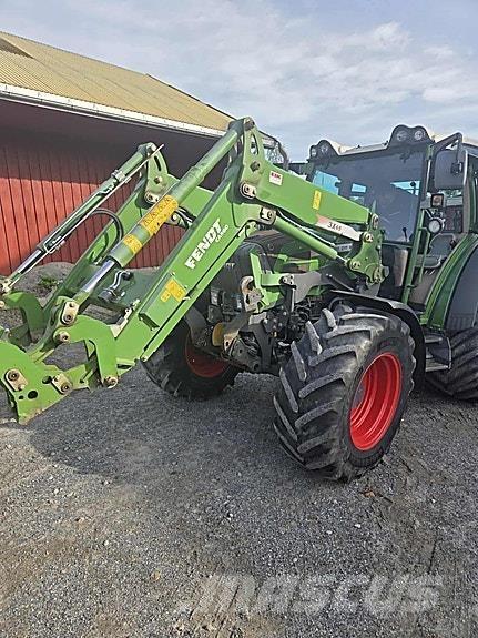 Fendt 211 Tractors