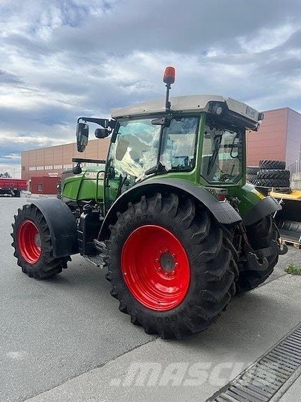 Fendt 211 Tractors