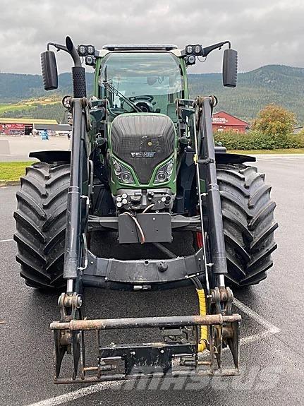 Fendt 718 Tractors