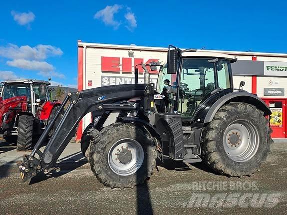 Fendt 724 S4 Profi Tractors