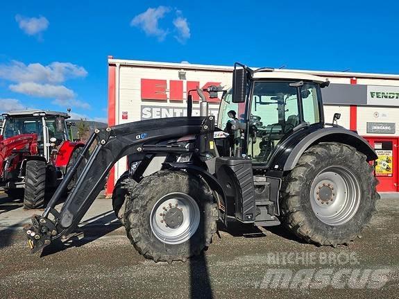 Fendt 724 S4 Profi Tractors