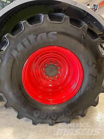 Fendt 828 Vario Tractors