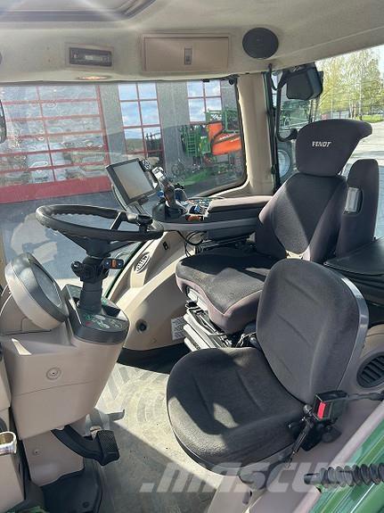 Fendt 828 Vario Tractors