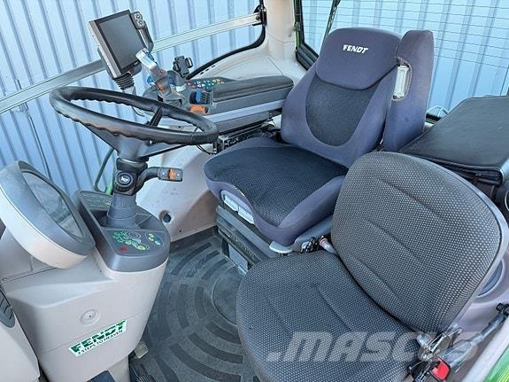 Fendt 828 Vario Tractors