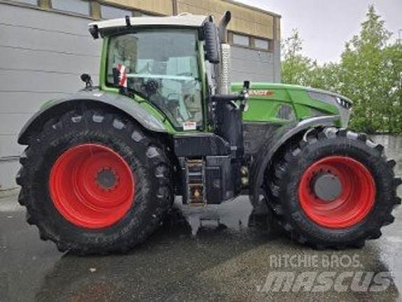 Fendt 942 VARIO Tractors