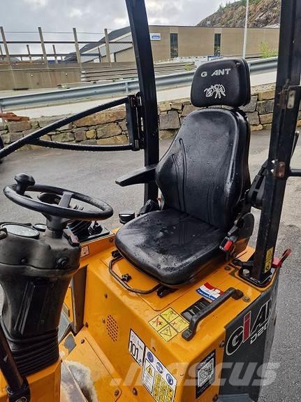 GiANT D204SW Skid Steer Loaders