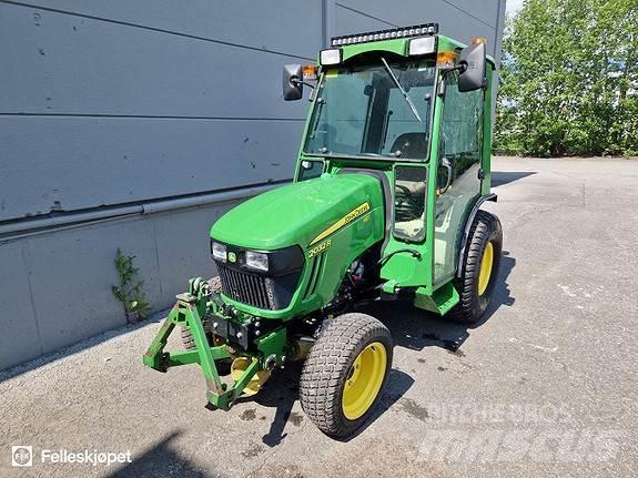 John Deere 2032R Tractors