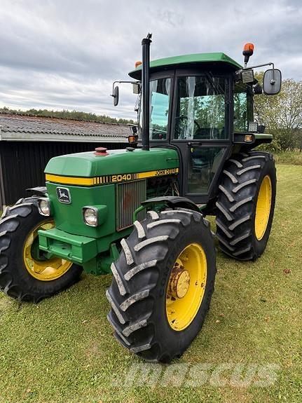 John Deere 2040 Tractors