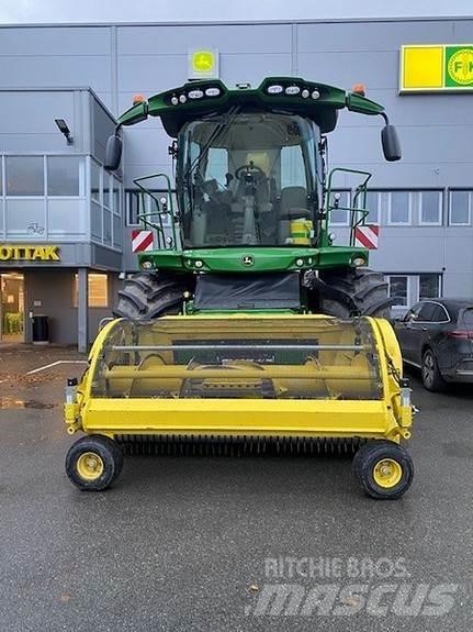 John Deere 8400 Swathers \ Windrowers