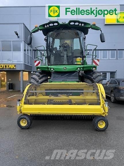 John Deere 8400 Swathers \ Windrowers