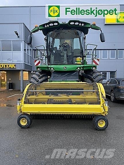 John Deere 8400 Swathers \ Windrowers