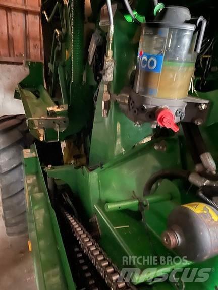 John Deere 960 Round Balers