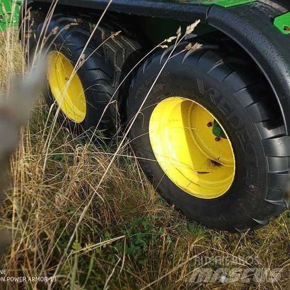 John Deere C441R Round Balers