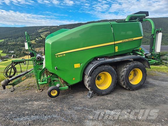 John Deere C441R Round Balers