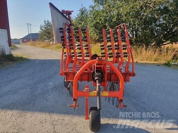 Kuhn GA 4121 GM Swathers \ Windrowers