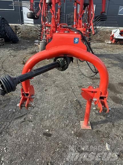 Kuhn GA7501 Swathers \ Windrowers