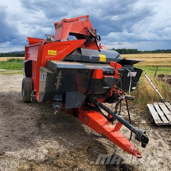 Kuhn Primor 5570M Round Balers