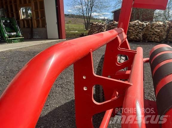 Kuhn RW1610 Round Balers
